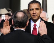 (090120) -- WASHINGTON, Jan. 20, 2009 (Xinhua) -- Barack Obama swears in as the 44th president of the United States of America in front of the U.S. Capitol in Washington D.C. Jan. 20, 2009. (Xinhua/Zhang Yan) (gl)