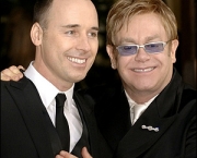 os-primeiros-cliques-do-filho-de-elton-john-11