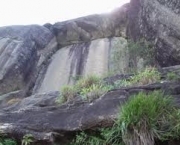 passagens-subterraneas-na-pedra-da-gavea-2