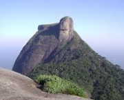 passagens-subterraneas-na-pedra-da-gavea-3