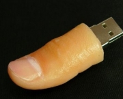 pen-drives-estranhos-2