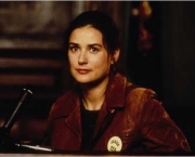 la juree
the juror
1996
rea : brian gibson
demi moore