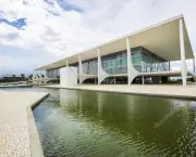 Qual Órgão do Governo Utiliza o Palácio do Planalto (11)