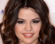 selena-gomez-com-cabelo-curto-3