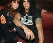 slash-ex-guitarrista-de-guns-n-roses-detona-o-seriado-glee-13