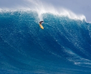 Surfistas Pegando Onda Gigante (3)