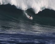 Surfistas Pegando Onda Gigante (11)
