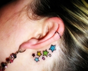tatuagens-de-estrelas-atras-da-orelha.jpg