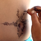 Tatuagem de Henna no Umbigo