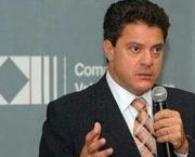 vale-manifestacoes-contra-a-saida-do-presidente-roger-agnelli-7