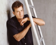 warner-bros-nega-possibilidade-da-volta-da-charlie-sheen-9