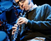 woody-allen-mostra-seu-lado-musico-11
