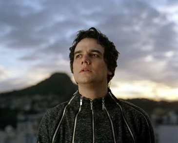 Wagner Moura Fala Sobre a Meditacao Transcendental