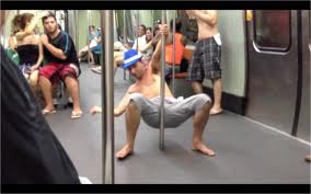 Duelo de Pole Dance no Metrô do Rio