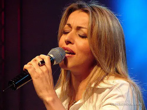 Cantora Católica Adriana