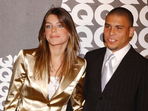 Ex jogador Ronaldo e ex esposa