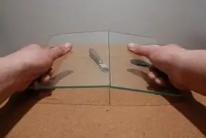 Como cortar espelho