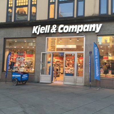 Kjell & Company, Sentrum