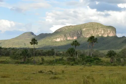 Foto Ilustrativa: https://pixabay.com/pt/photos/chapada-dos-veadeiros-brasil-goi%C3%A1s-3452016/