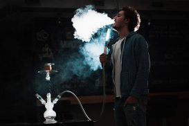 Fumando Narguilé