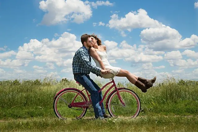 Casal na Bicicleta 